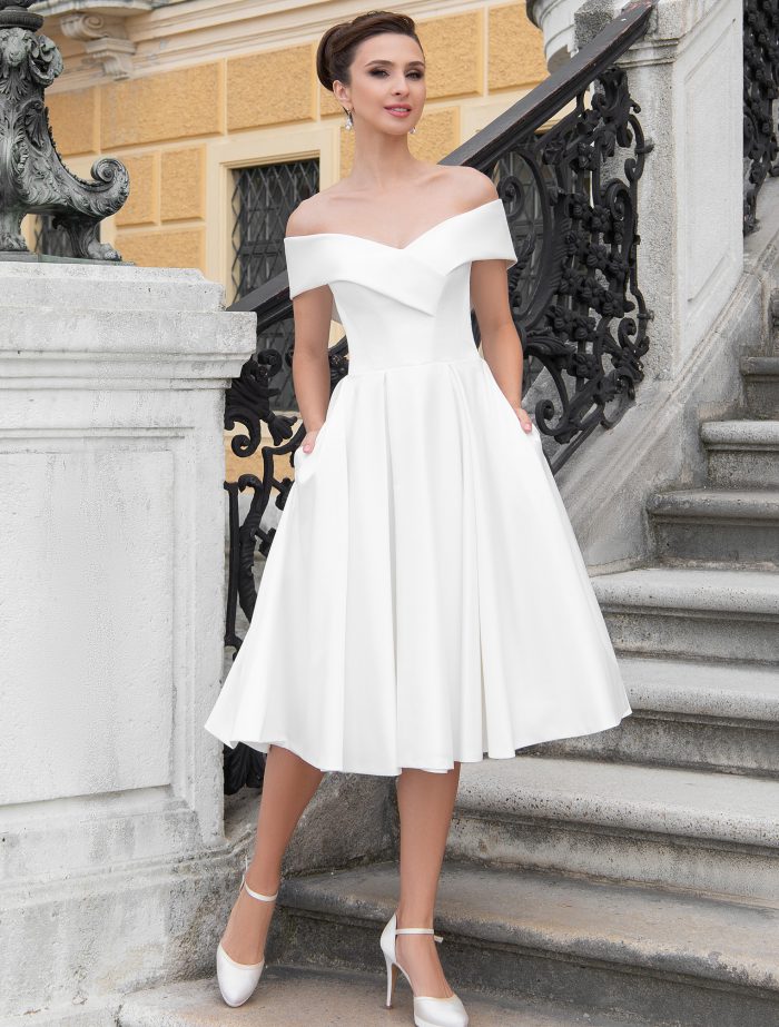 irvalda-brautkleid-online-bestellen-schlichtes-kurzes-mariela